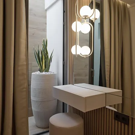 Porphyra Collection Aparthotel 4*